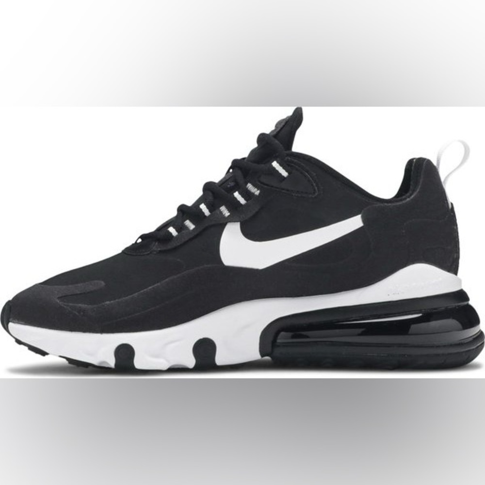 Nike Air women’s black shoe